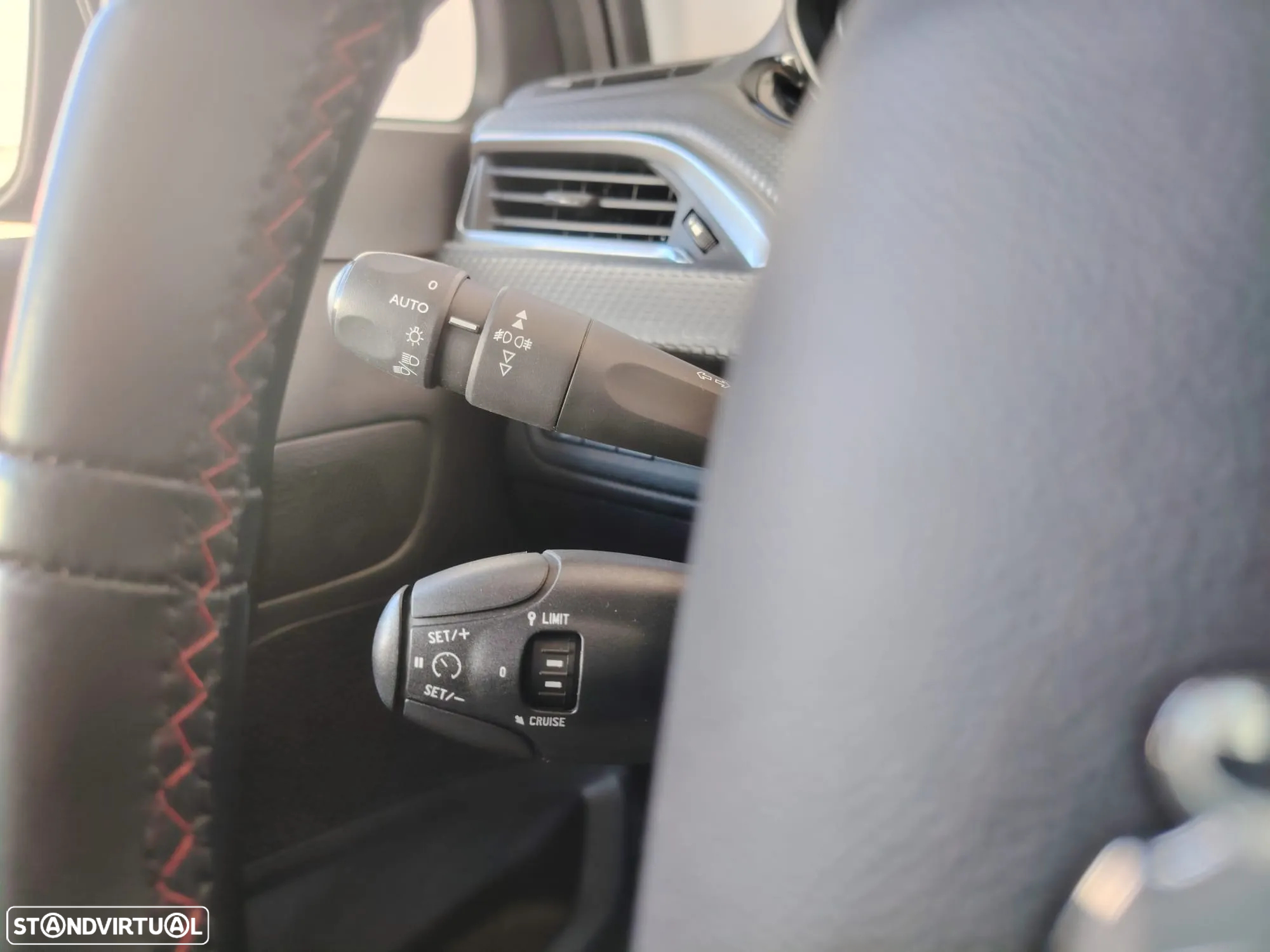 Peugeot 208 1.2 PureTech GT Line - 11