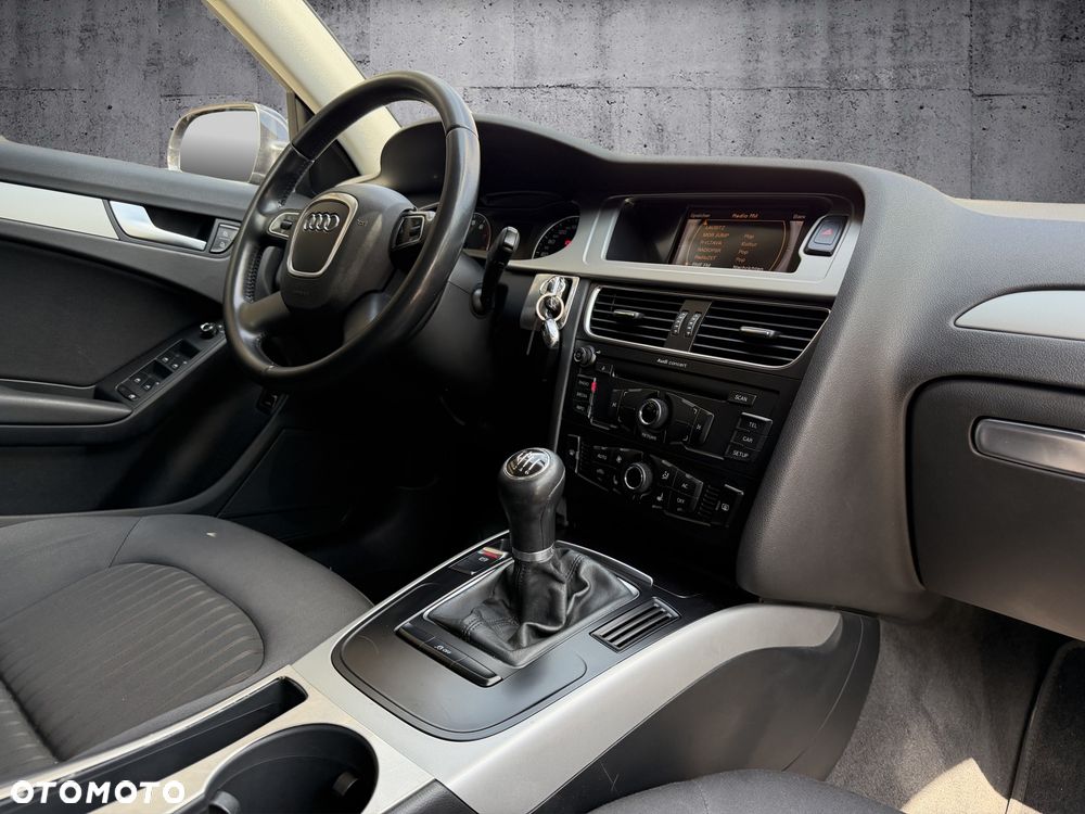 Audi A4 Limousine 1.8 TFSI Ambiente - 11
