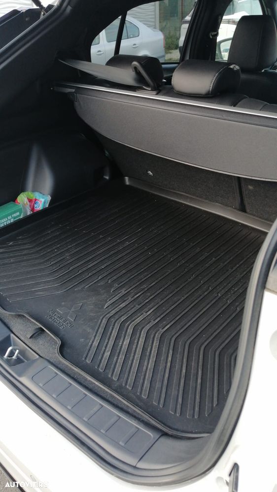 Mitsubishi Eclipse-Cross PHEV Intense+ Black - 16