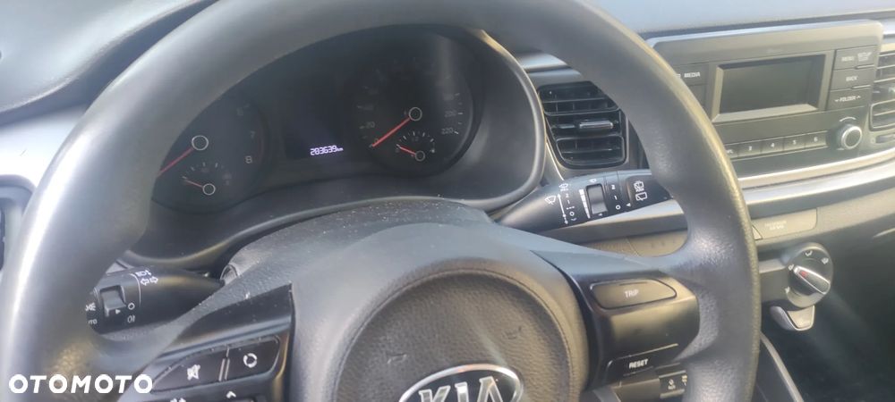 Kia Rio 1.4 M - 8
