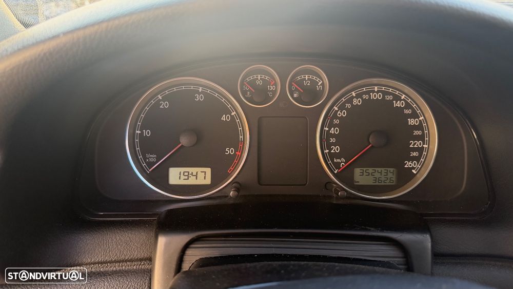 VW Passat 1.9 TDi Trendline - 16