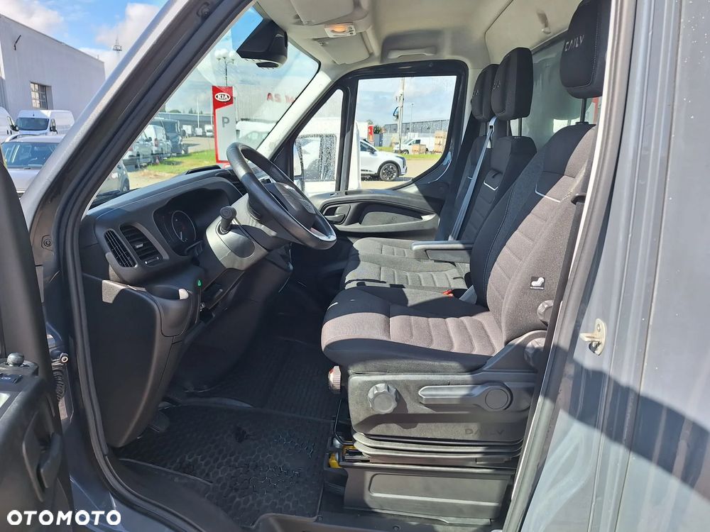 Iveco Daily 35S18 kontener 8EP / winda 750kg / krajowy / 3.0 180KM / LED - 9