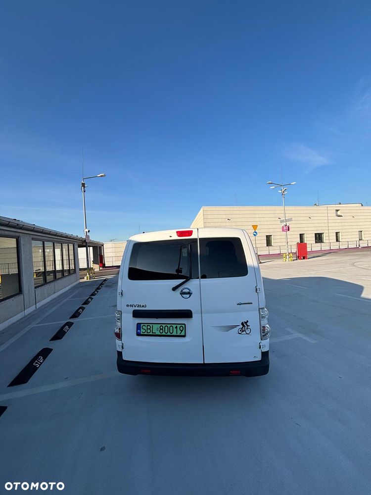 Nissan NV200 Evalia - 3