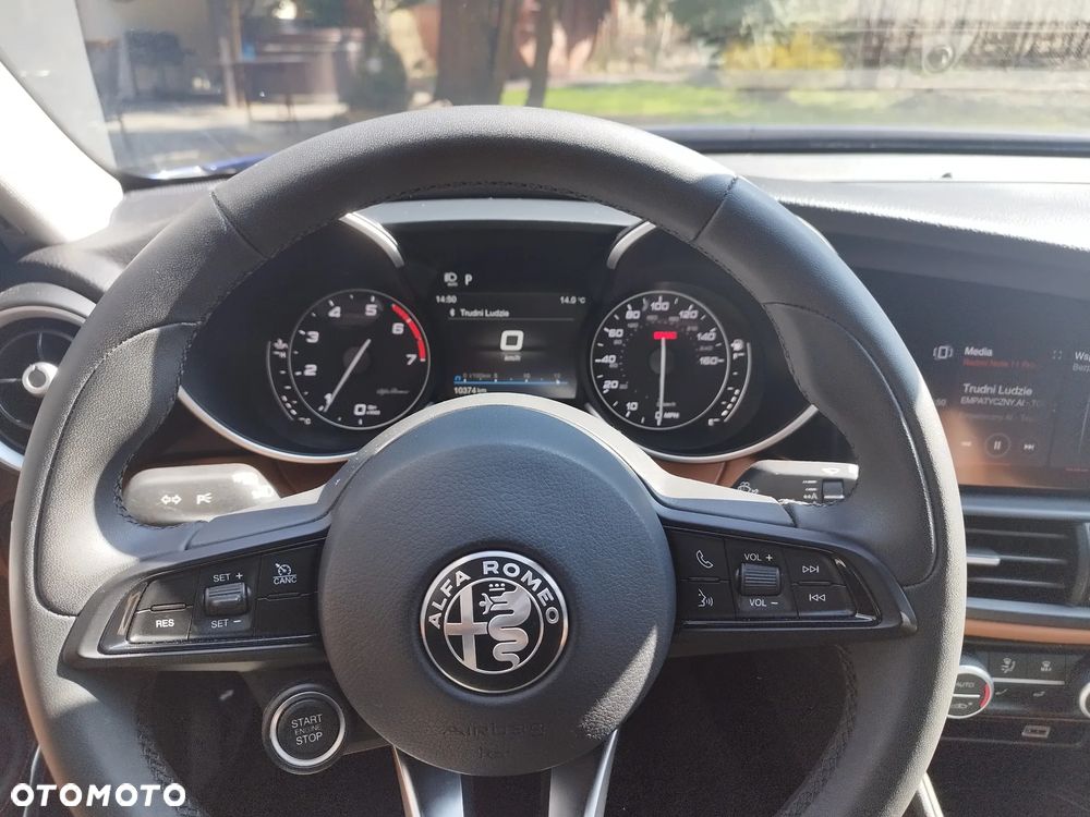 Alfa Romeo Giulia 2.0 Turbo 16V AT8-Q4 Ti - 10
