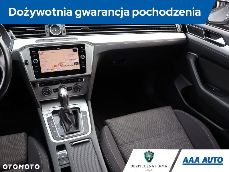 Volkswagen Passat - 10