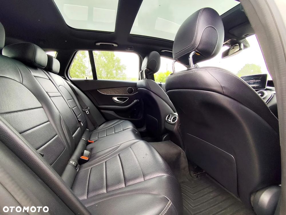 Mercedes-Benz Klasa C 300 9G-TRONIC AMG Line - 9