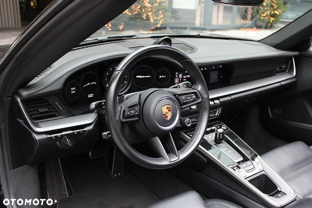 Porsche 911 Carrera Cabriolet PDK - 17