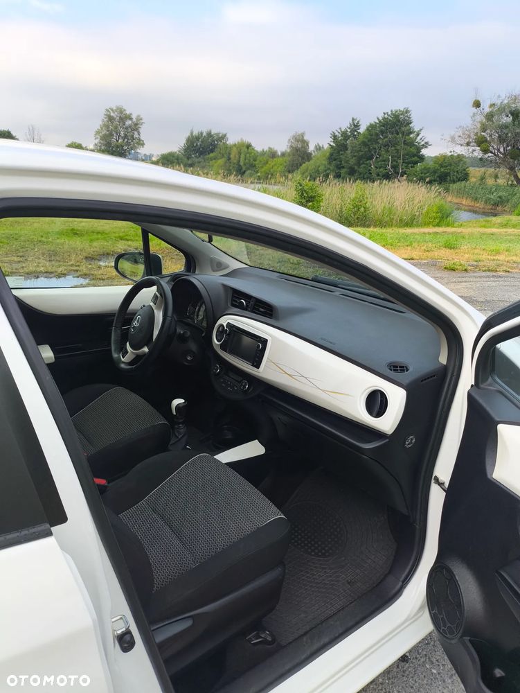 Toyota Yaris 1.33 Prestige - 5
