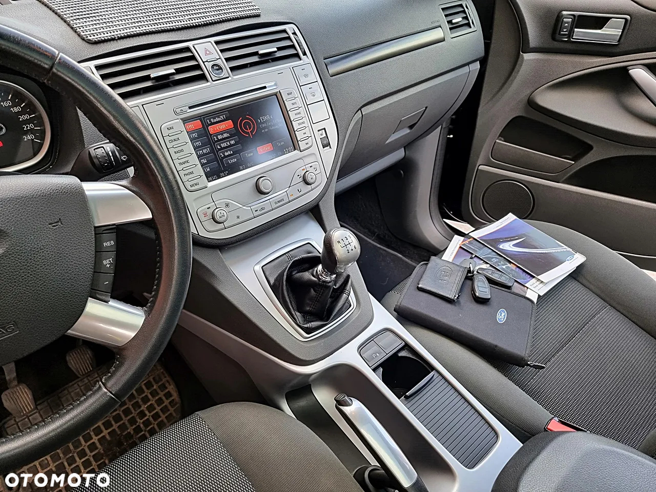 Ford Kuga - 25
