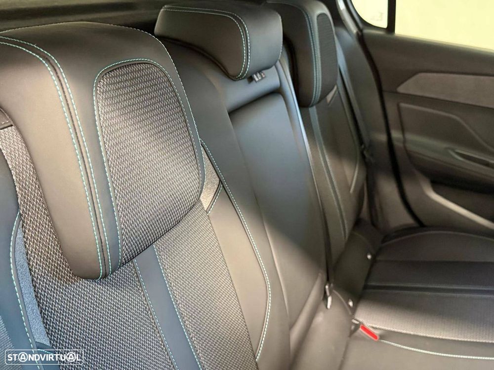 Peugeot 308 1.2 PureTech Allure - 19