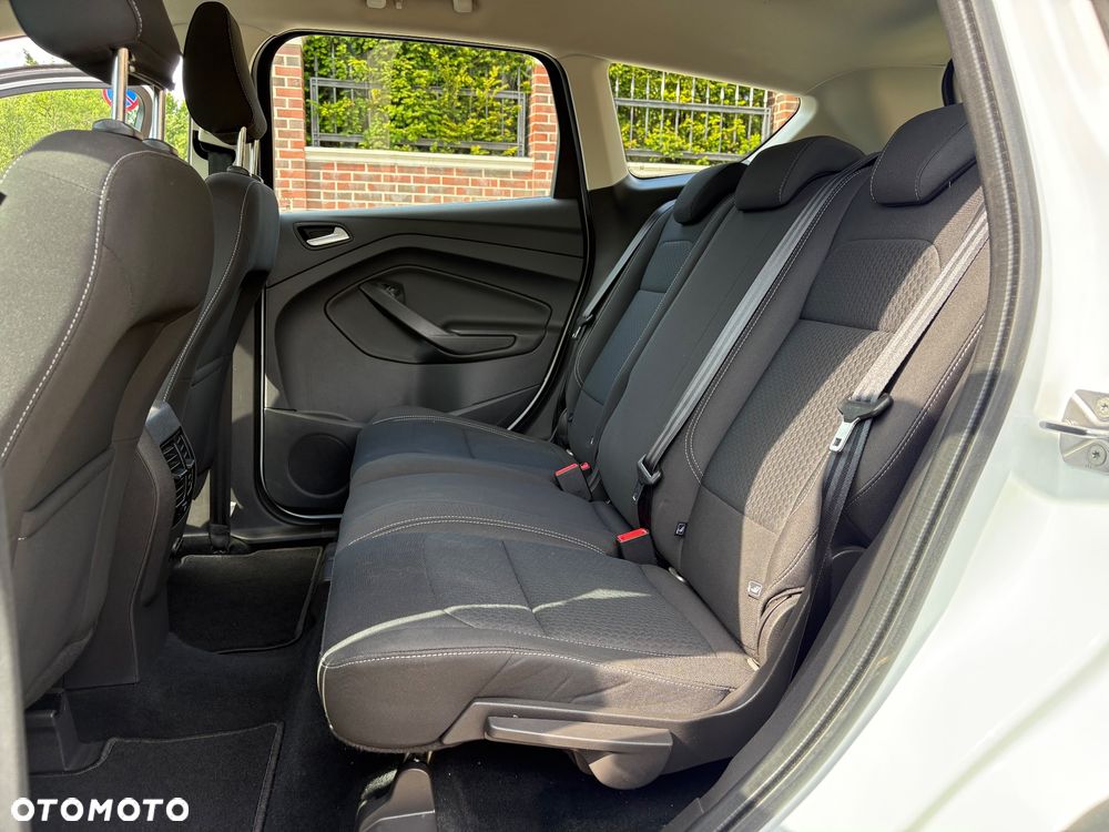 Ford Kuga 1.5 EcoBoost 2x4 Titanium - 10