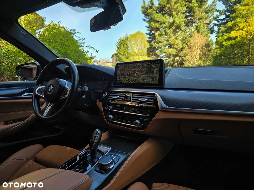 BMW Seria 5 530d xDrive mHEV M Sport sport - 31