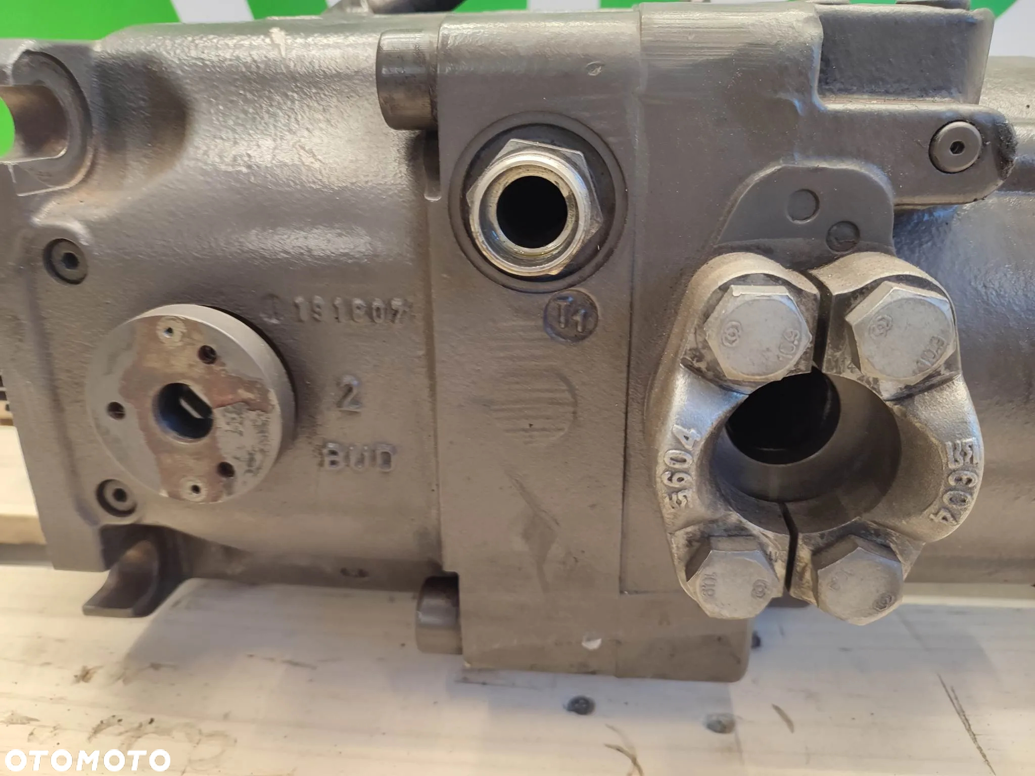 Pompa hydrauliczna Mecalac Mc 15 (A11VL0130LE1S1) - 10