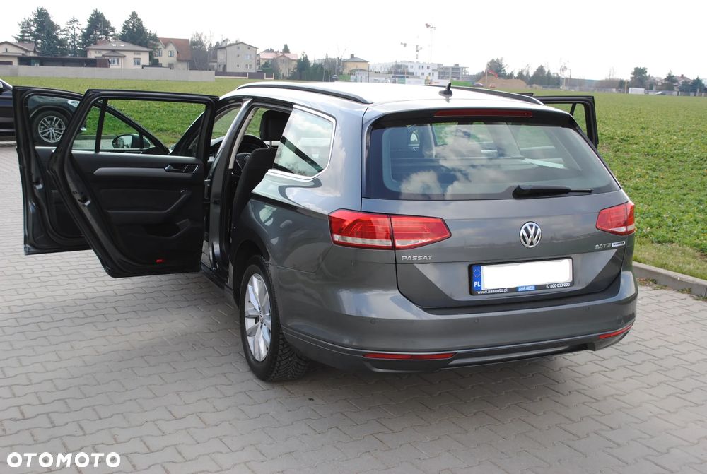 Volkswagen Passat - 32