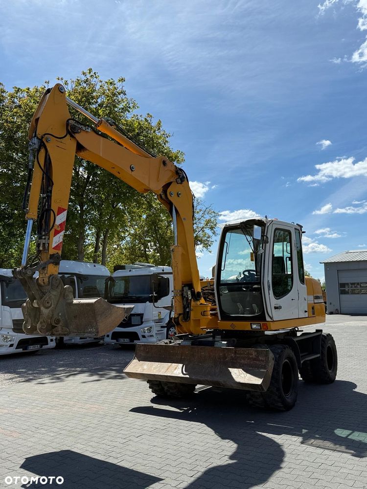 Liebherr A311 - 8