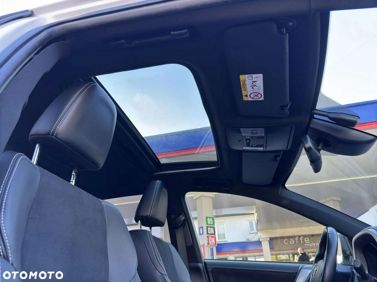Toyota RAV4 - 11