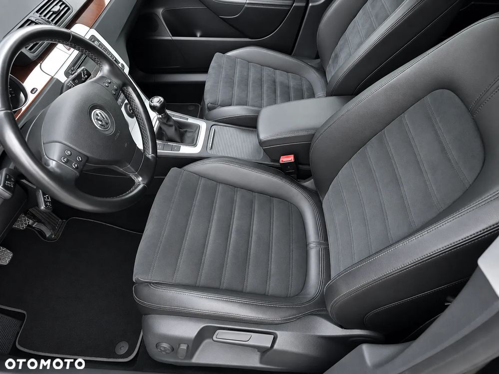 Volkswagen Passat 1.8 TSI Individual - 14