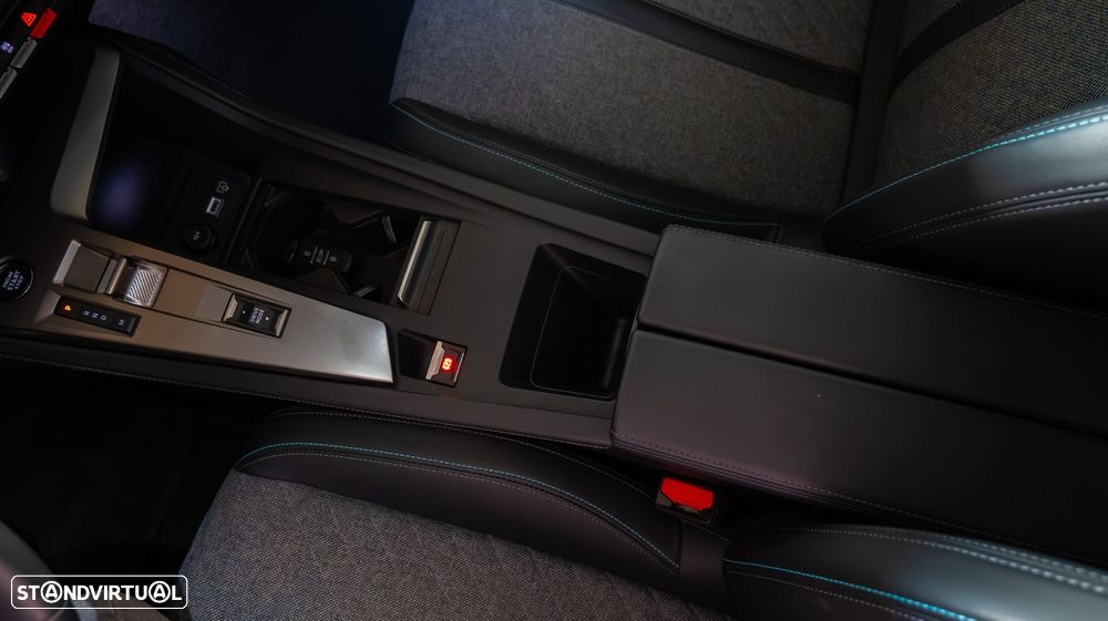 Peugeot 408 1.2 PureTech Allure EAT8 - 16
