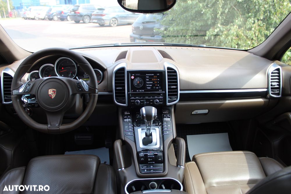 PORSCHE Cayenne 2013 — imagine 6
