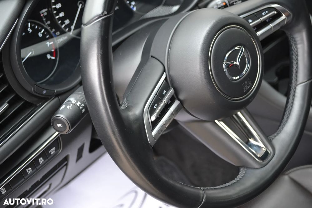 Mazda 3 e-Skyactiv X186 AT MHEV GT+ - 11