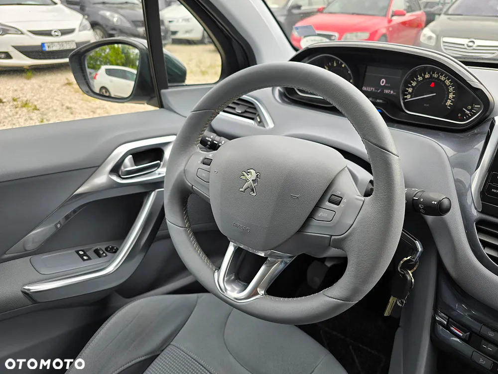 Peugeot 208 120 VTI Allure - 28