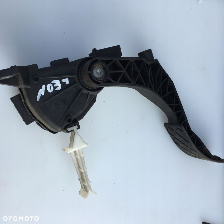 PEDAŁ POTENCJOMETR GAZU VW GOLF BORA A3 1J1721503J - 3