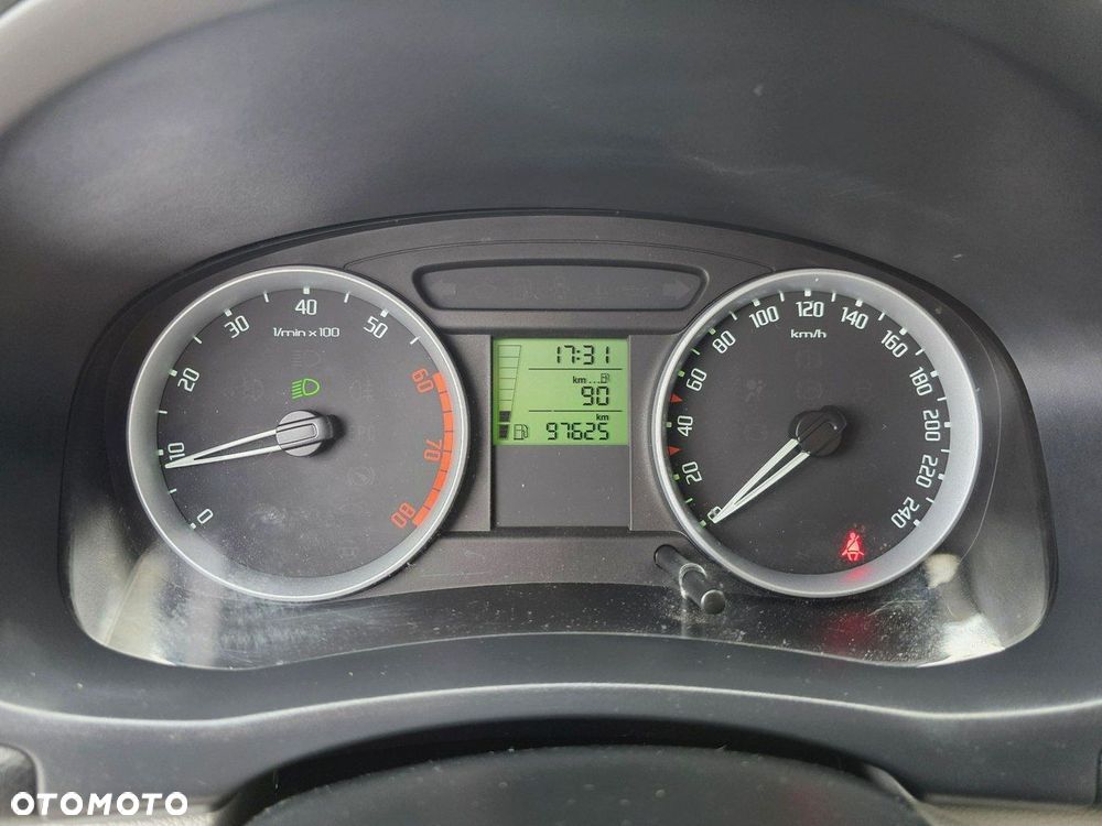 Skoda Fabia 1.2 HTP Ambition - 17