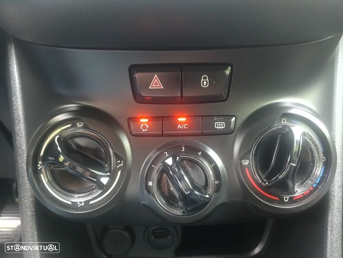 Peugeot 208 1.2 PureTech Style - 34