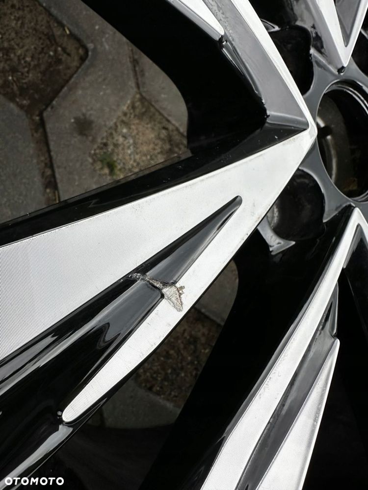 FELGA ALU LEXUS OE 17" 7JX17 ET40 5X114.3 PW457-52000 - 3