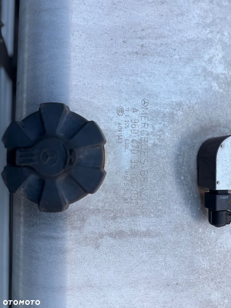 Mercedes-Benz Actros - 8