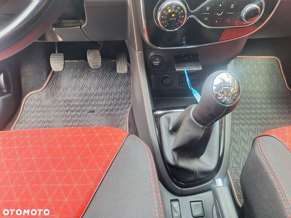 Renault Clio (Energy) TCe 90 Start & Stop INTENS - 24