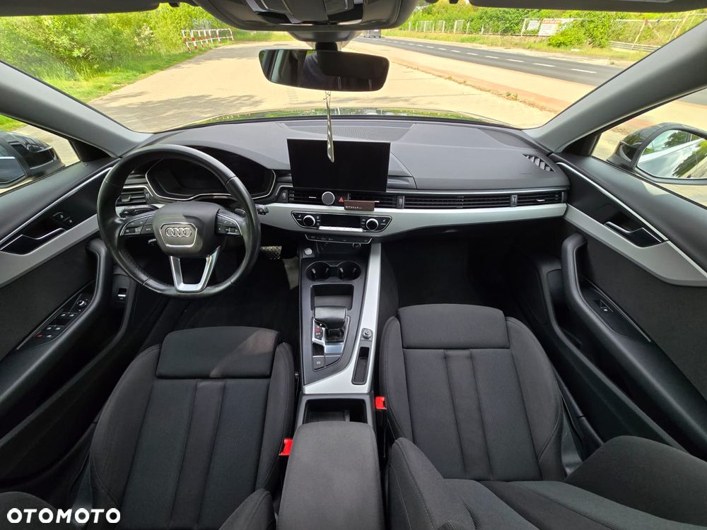 Audi A4 Avant 40 TFSI S tronic - 16