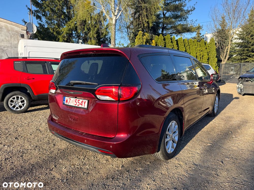 Chrysler Pacifica - 28