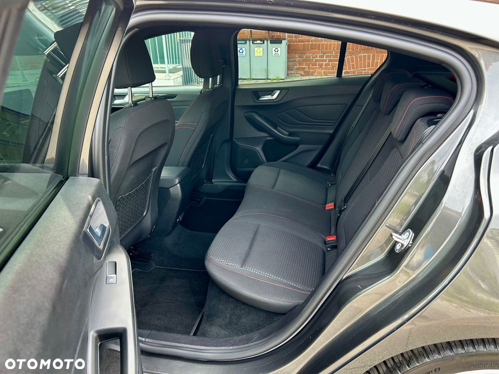 Ford Focus 1.0 EcoBoost Start-Stopp-System ST-LINE - 22