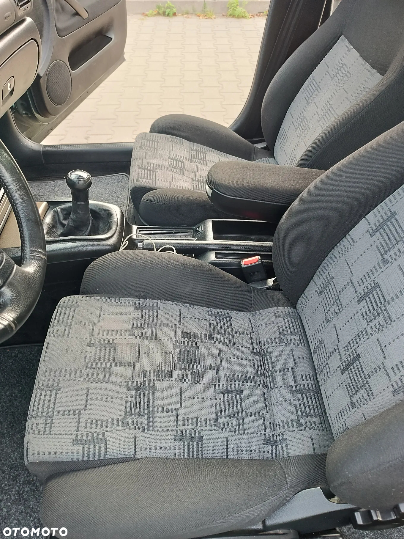 Volkswagen Passat 1.8 Comfortline - 33