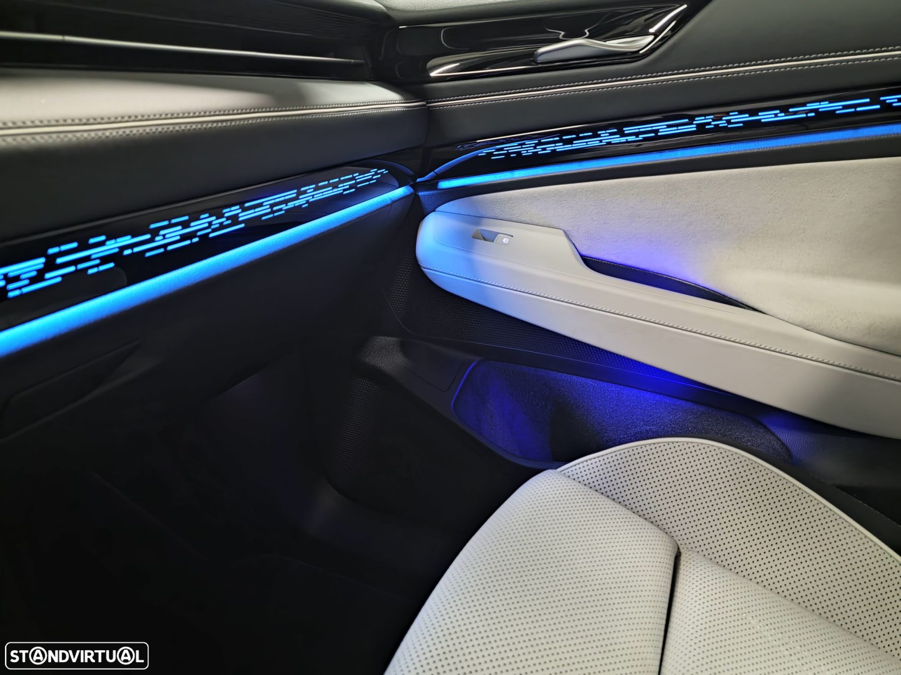 VW ID.7 Tourer 77 kWh Pro Urban - 33