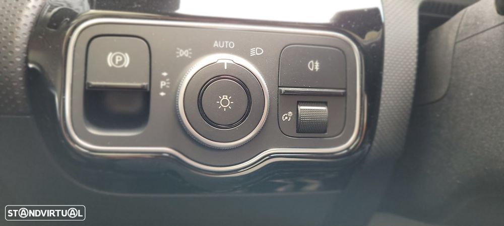 Mercedes-Benz A 250 Limousine e 8G-DCT Progressive Advanced - 48