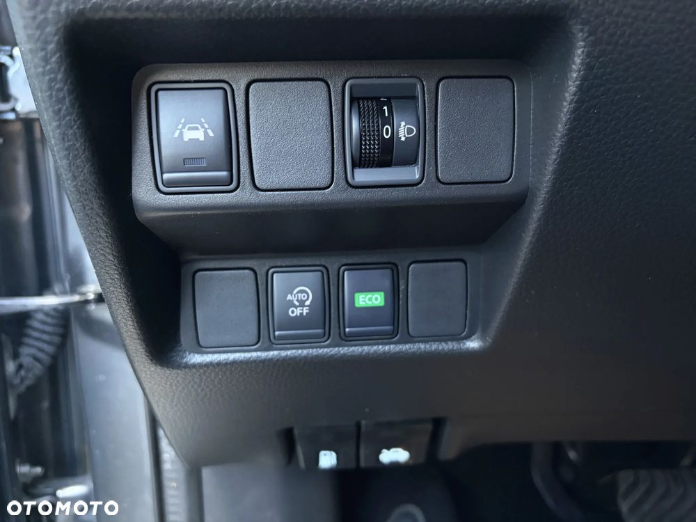 Nissan Qashqai 1.3 DIG-T N-Connecta DCT - 31