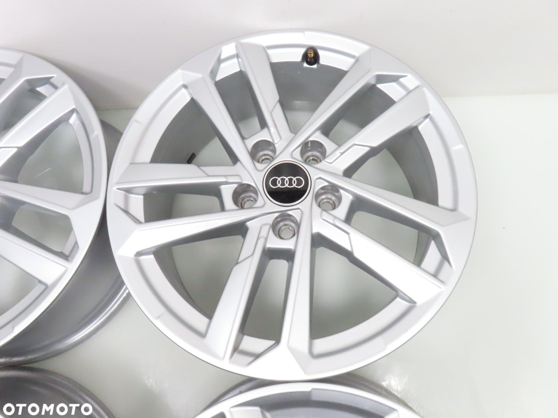 Alufelgi 17'' Audi A3 S3 8Y0601025L 5x112 ET43 6,5J - 8