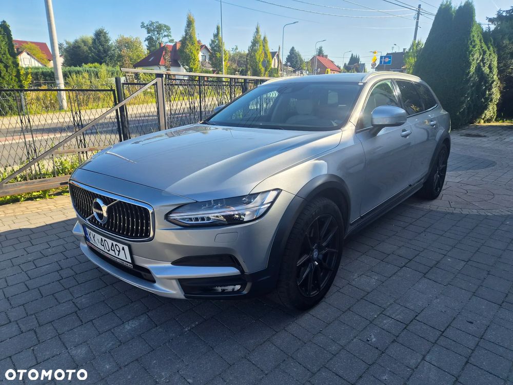 Volvo V90 Cross Country - 1