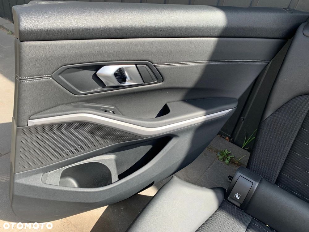 FOTELE TAPICERKA SPORTY GRZANE PAMIĘĆ ELEKTRYCZNE SKÓRA MATERIAŁ BMW 3 G21 - 12