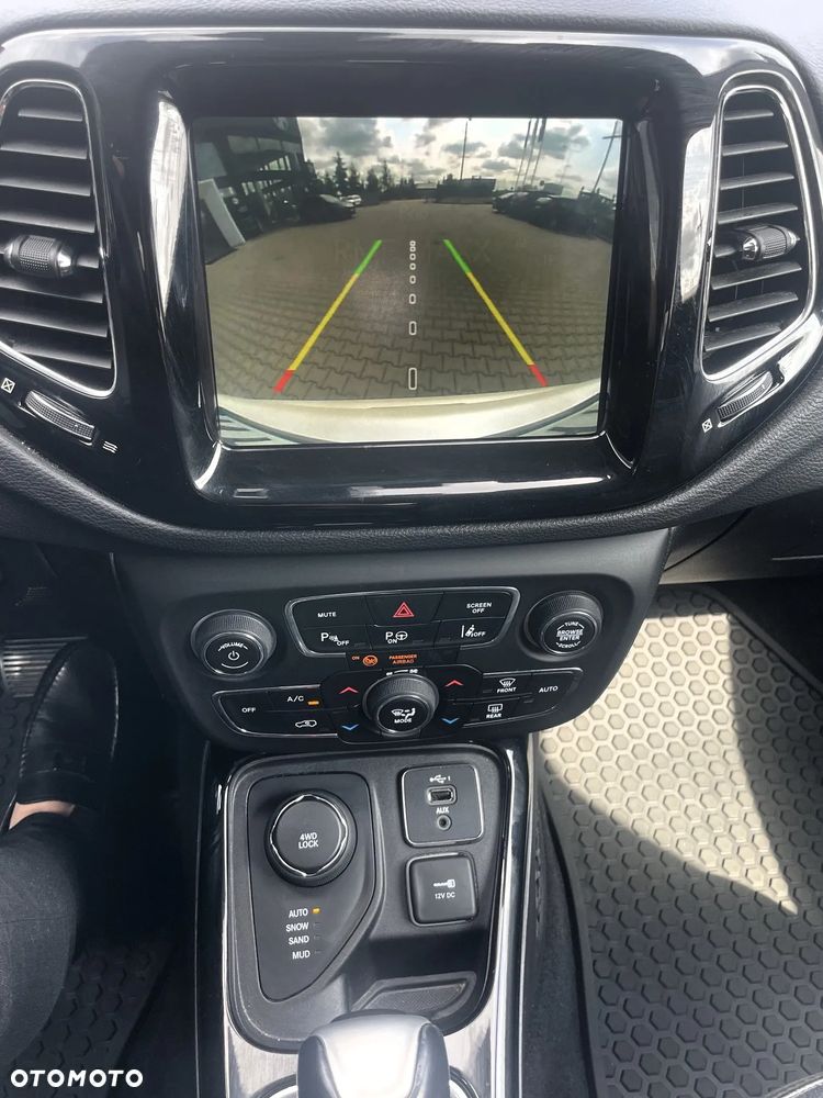 Jeep Compass - 14