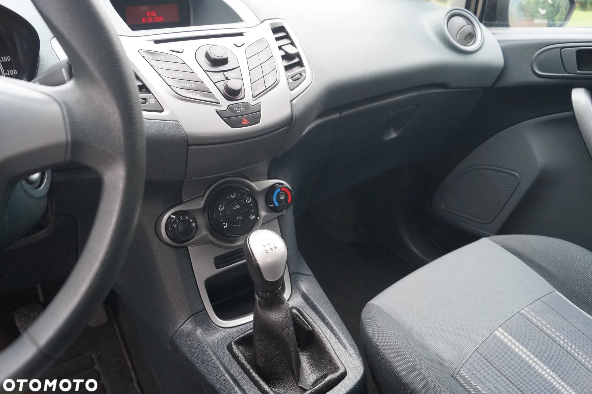 Ford Fiesta 1.25 Trend - 40