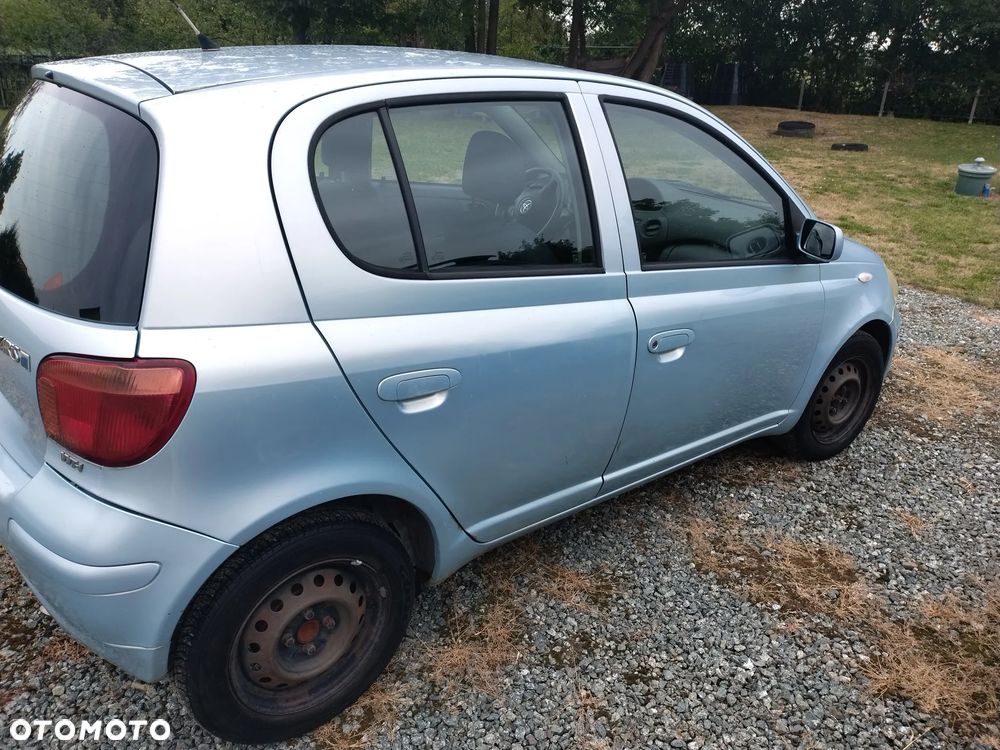 Toyota Yaris 1.0 Base - 3