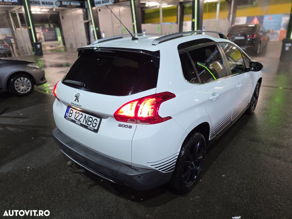 Peugeot 2008 1.2 PureTech Turbo S&S Allure - 4