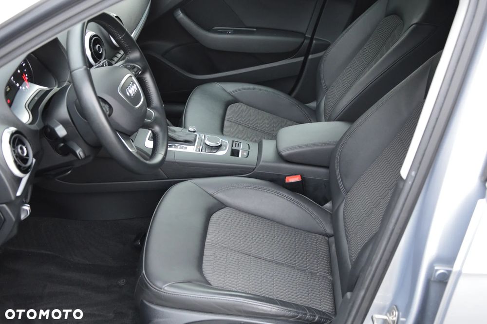 Audi A3 Sportback 1.8 TFSI S tronic Ambiente - 5