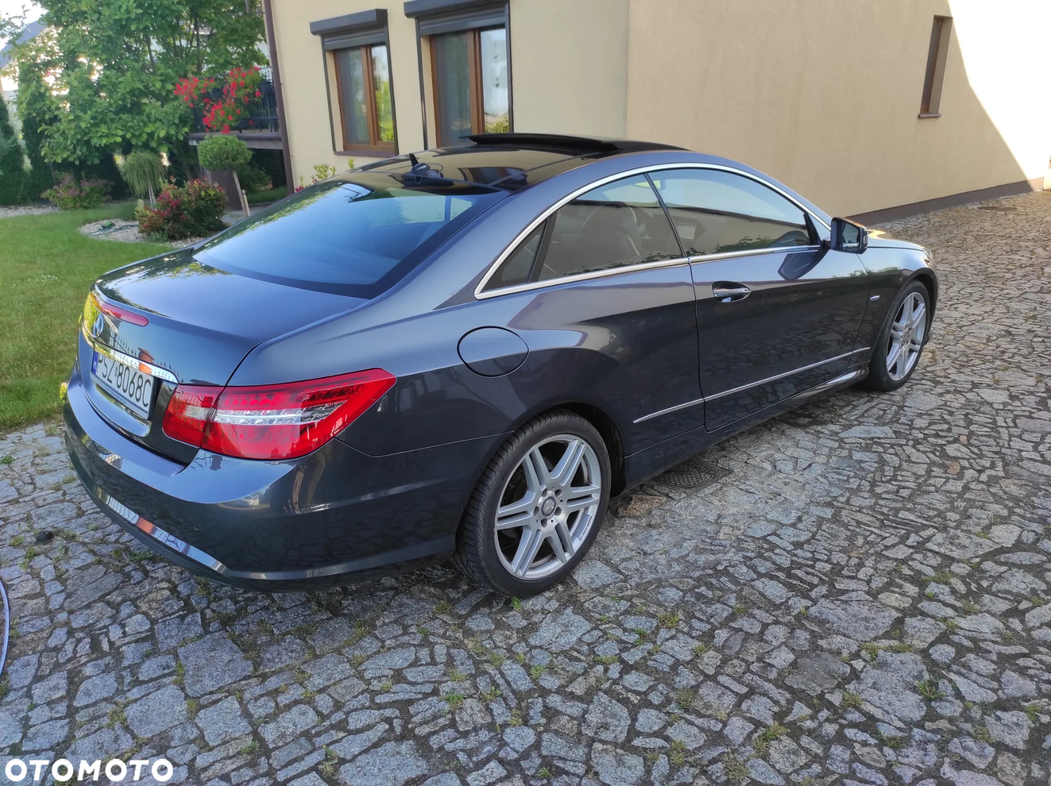 Mercedes-Benz Klasa E 200 CGI BlueEffICIENCY - 11