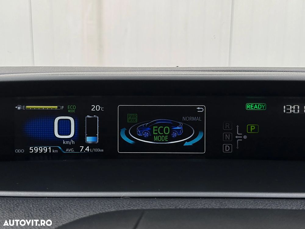 Toyota Prius Plug-in Hybrid Executive - 30