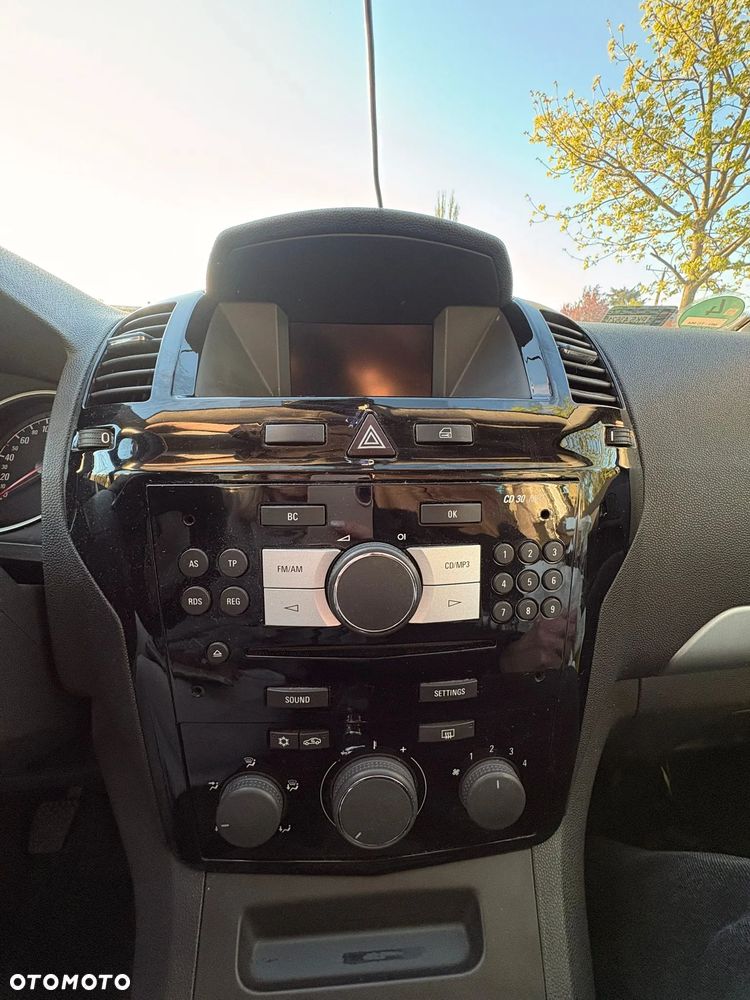 Opel Zafira 1.8 - 12