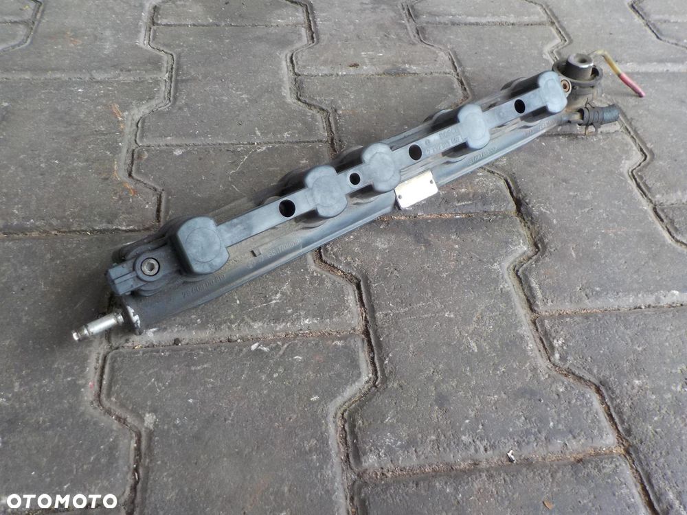 VW T4 2.5E BENZYNA LISTWA WTRYSKOWA WTRYSKI WTRYSKIWACZE - 2
